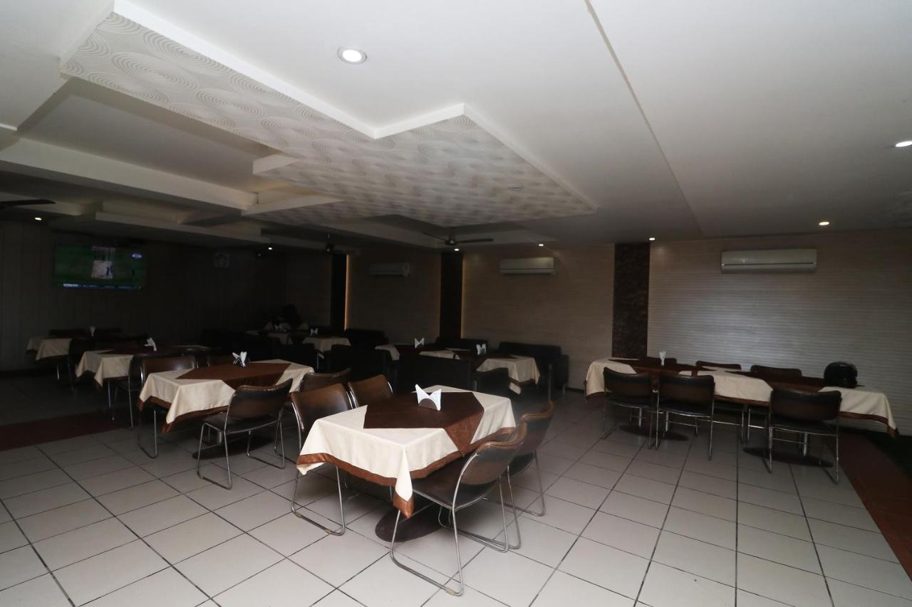 Oyo 22826 Hotel Sheltear & Resturant Agra  Esterno foto